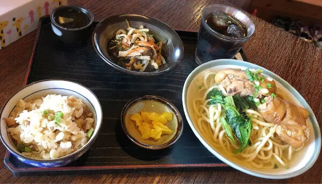 古謝そばのてびちそばセット