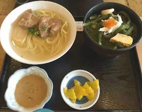 宮古そば海ぶどう丼セット